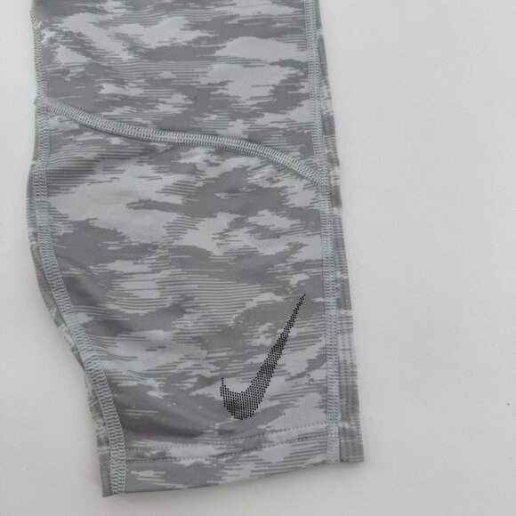 Nike pro size M Grey camo print leggings - Picture 5 of 6